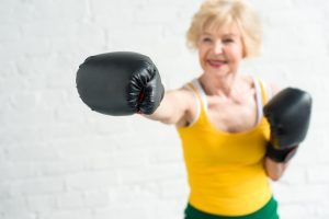 Kvinna boxning äldre